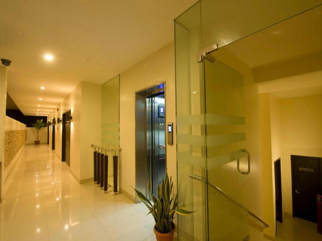 Infinity Suites Davao City Kültér fotó