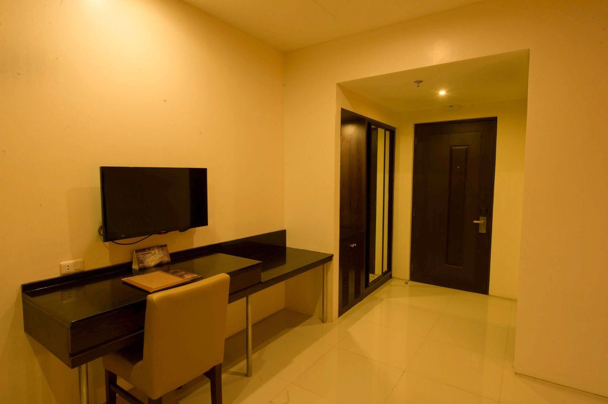 Infinity Suites Davao City Kültér fotó